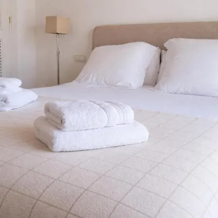 Apartamento Beachfront In San Pedro - Pass The Keys *